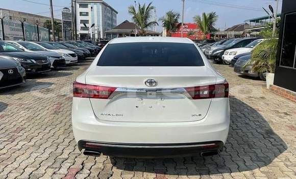 Buy Used Toyota Avalon White Car in Lagos in Lagos State Buy Used Toyota Avalon White Car in Lagos in Lagos State