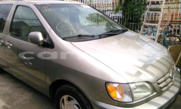 Buy Import Toyota Sienna Other Car in Lafiagi in Kwara State
