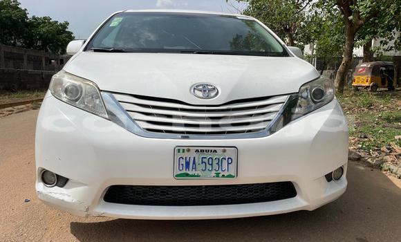 Acheter Occasion Voiture Toyota Sienna Blanc à Abuja, État de Lagos Acheter Occasion Voiture Toyota Sienna Blanc à Abuja, État de Lagos