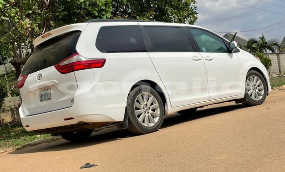 Acheter Occasion Voiture Toyota Sienna Blanc à Abuja, État de Lagos Acheter Occasion Voiture Toyota Sienna Blanc à Abuja, État de Lagos