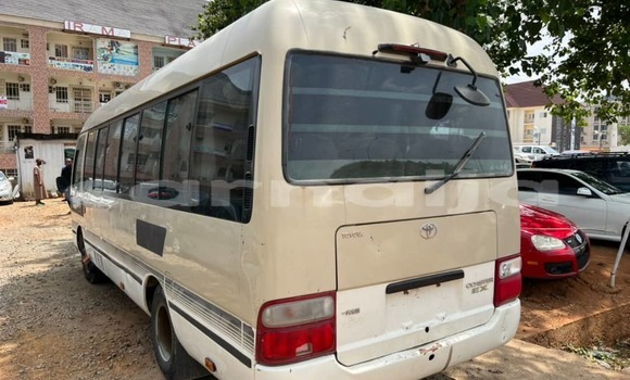 Acheter Import Voiture Toyota Coaster Blanc à Abuja, État de Lagos Acheter Import Voiture Toyota Coaster Blanc à Abuja, État de Lagos