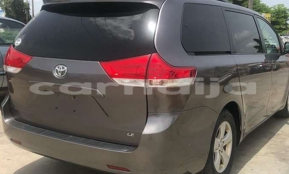 Buy New Toyota Sienna Other Car in Oyo in Oyo State
