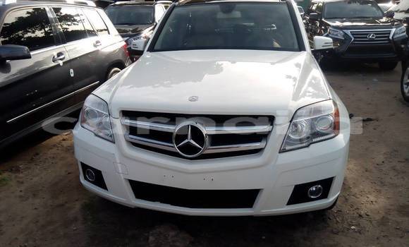 Acheter Occasion Voiture Mercedes-Benz GLK–Class Blanc à Suleja, Niger Acheter Occasion Voiture Mercedes-Benz GLK–Class Blanc à Suleja, Niger