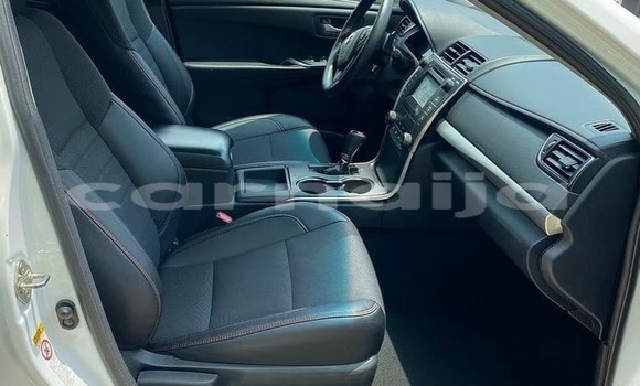 Acheter Occasion Voiture Toyota Camry Blanc à Lagos, État de Lagos Acheter Occasion Voiture Toyota Camry Blanc à Lagos, État de Lagos