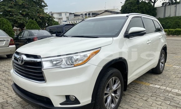 Acheter Occasion Voiture Toyota Highlander Blanc à Lagos, État de Lagos