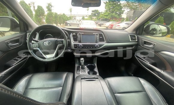 Acheter Occasion Voiture Toyota Highlander Blanc à Lagos, État de Lagos Acheter Occasion Voiture Toyota Highlander Blanc à Lagos, État de Lagos