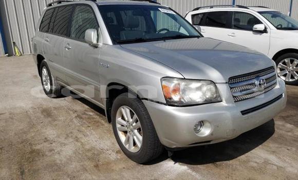 Buy New Toyota Highlander Silver Car in Abeokuta in Ogun State Buy New Toyota Highlander Silver Car in Abeokuta in Ogun State