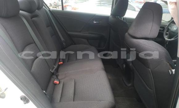 Acheter Neuf Voiture Honda Accord Blanc à Lagos, État de Lagos Acheter Neuf Voiture Honda Accord Blanc à Lagos, État de Lagos