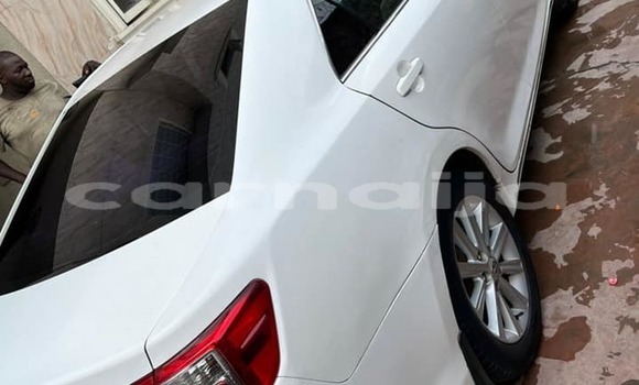 Acheter Occasion Voiture Toyota Camry Blanc à Lagos, État de Lagos Acheter Occasion Voiture Toyota Camry Blanc à Lagos, État de Lagos
