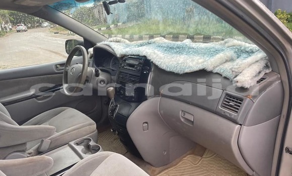 Acheter Occasion Voiture Toyota Sienna Gris à Egbeda, État d'Oyo Acheter Occasion Voiture Toyota Sienna Gris à Egbeda, État d'Oyo