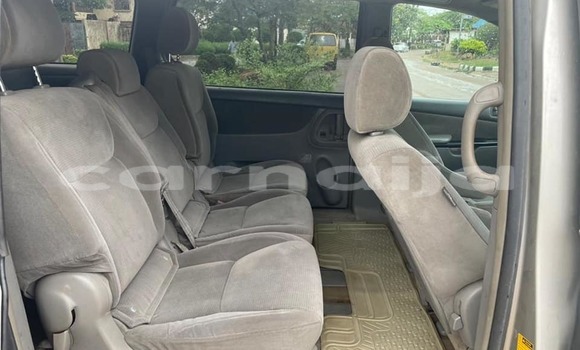 Acheter Occasion Voiture Toyota Sienna Gris à Egbeda, État d'Oyo Acheter Occasion Voiture Toyota Sienna Gris à Egbeda, État d'Oyo