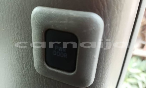 Acheter Occasion Voiture Toyota Sienna Beige à Ikeja, État de Lagos Acheter Occasion Voiture Toyota Sienna Beige à Ikeja, État de Lagos
