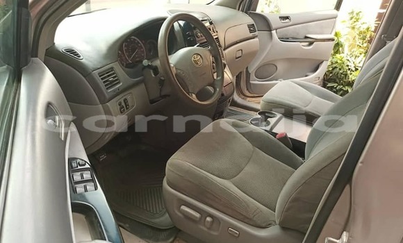 Acheter Occasion Voiture Toyota Sienna Beige à Ikeja, État de Lagos Acheter Occasion Voiture Toyota Sienna Beige à Ikeja, État de Lagos