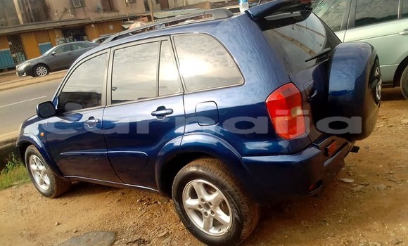 Acheter Occasion Voiture Toyota RAV4 Bleu à Ejigbo, État d'Osun Acheter Occasion Voiture Toyota RAV4 Bleu à Ejigbo, État d'Osun