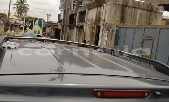 Acheter Occasion Voiture Toyota Sienna Bleu à Lagos, État de Lagos Acheter Occasion Voiture Toyota Sienna Bleu à Lagos, État de Lagos