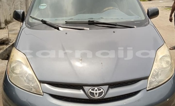Acheter Occasion Voiture Toyota Sienna Bleu à Lagos, État de Lagos Acheter Occasion Voiture Toyota Sienna Bleu à Lagos, État de Lagos