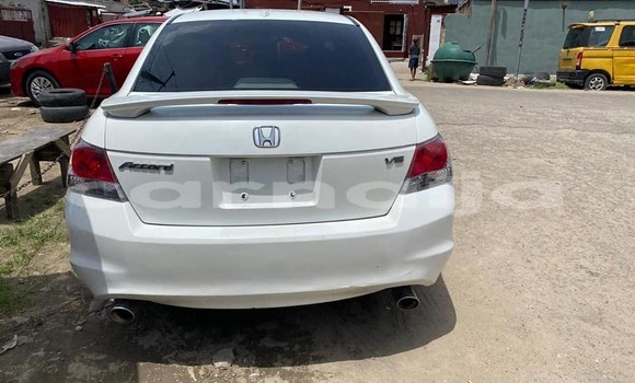 Acheter Occasion Voiture Honda Accord Blanc à Lagos, État de Lagos Acheter Occasion Voiture Honda Accord Blanc à Lagos, État de Lagos