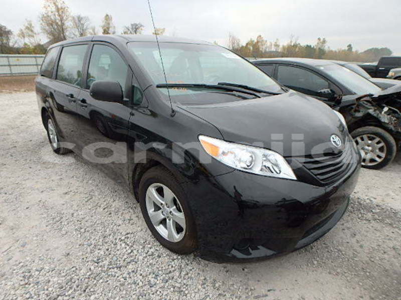 Big with watermark 2014 toyota sienna