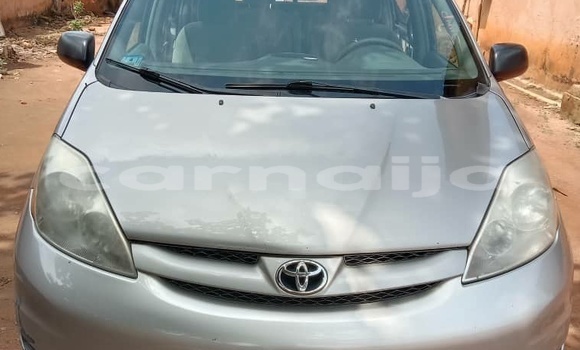 Acheter Occasion Voiture Toyota Sienna Gris à Lagos, État de Lagos