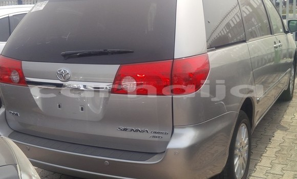 Acheter Occasion Voiture Toyota Sienna Beige à Lagos, État de Lagos Acheter Occasion Voiture Toyota Sienna Beige à Lagos, État de Lagos