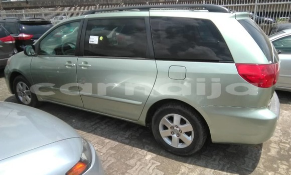 Acheter Occasion Voiture Toyota Sienna Beige à Lagos, État de Lagos Acheter Occasion Voiture Toyota Sienna Beige à Lagos, État de Lagos