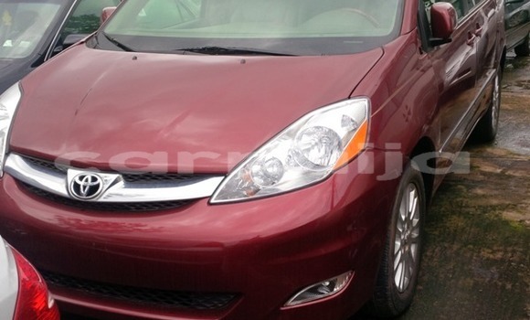 Acheter Occasion Voiture Toyota Sienna Rouge à Lagos, État de Lagos