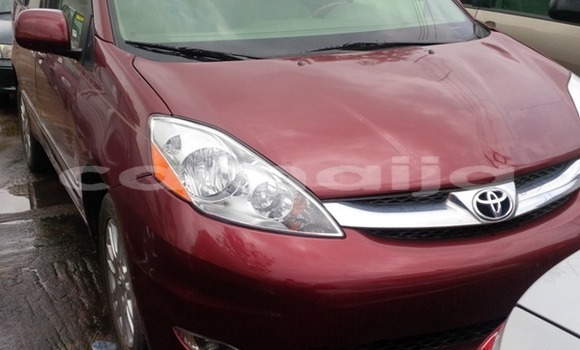 Acheter Occasion Voiture Toyota Sienna Rouge à Lagos, État de Lagos Acheter Occasion Voiture Toyota Sienna Rouge à Lagos, État de Lagos