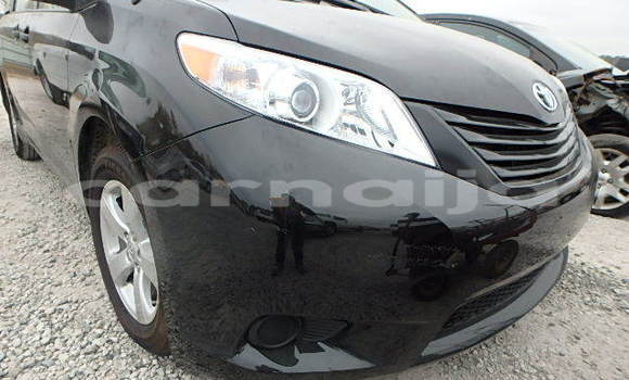 Acheter Import Voiture Toyota Sienna Noir à Agbor, État du Delta Acheter Import Voiture Toyota Sienna Noir à Agbor, État du Delta