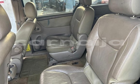 Acheter Occasion Voiture Toyota Sienna Bleu à Lagos, État de Lagos Acheter Occasion Voiture Toyota Sienna Bleu à Lagos, État de Lagos