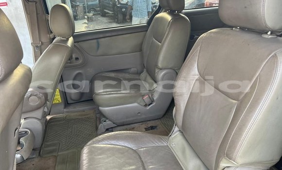 Acheter Occasion Voiture Toyota Sienna Bleu à Lagos, État de Lagos Acheter Occasion Voiture Toyota Sienna Bleu à Lagos, État de Lagos