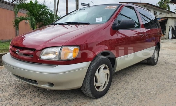 Acheter Occasion Voiture Toyota Sienna Rouge à Ipokia, État d'Ogun Acheter Occasion Voiture Toyota Sienna Rouge à Ipokia, État d'Ogun