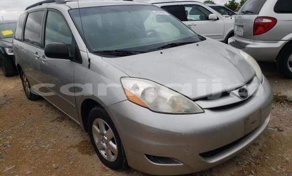 Buy New Toyota Sienna Other Car in Abeokuta in Ogun State