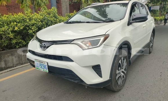Buy Used Toyota RAV4 White Car in Lagos in Lagos State Buy Used Toyota RAV4 White Car in Lagos in Lagos State