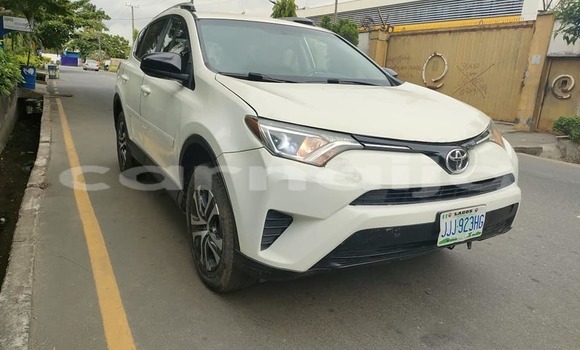 Buy Used Toyota RAV4 White Car in Lagos in Lagos State Buy Used Toyota RAV4 White Car in Lagos in Lagos State