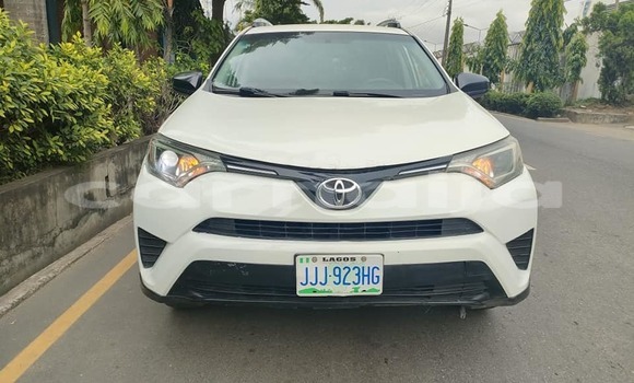 Buy Used Toyota RAV4 White Car in Lagos in Lagos State Buy Used Toyota RAV4 White Car in Lagos in Lagos State