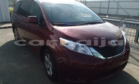Acheter Import Voiture Toyota Sienna Rouge à Afor–Oru, État d'Imo Acheter Import Voiture Toyota Sienna Rouge à Afor–Oru, État d'Imo