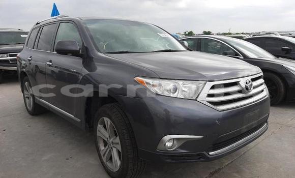 Buy New Toyota Highlander Brown Car in Abeokuta in Ogun State