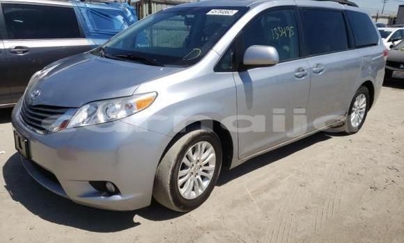 Acheter Neuf Voiture Toyota Sienna Gris à Abeokuta, État d'Ogun Acheter Neuf Voiture Toyota Sienna Gris à Abeokuta, État d'Ogun
