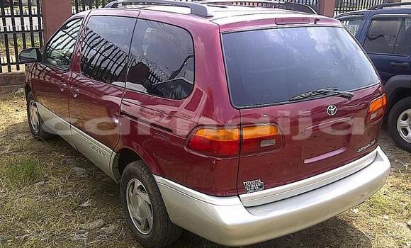 Acheter Occasion Voiture Toyota Sienna Rouge à Abuja, État de Lagos Acheter Occasion Voiture Toyota Sienna Rouge à Abuja, État de Lagos