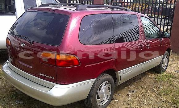 Acheter Occasion Voiture Toyota Sienna Rouge à Abuja, État de Lagos Acheter Occasion Voiture Toyota Sienna Rouge à Abuja, État de Lagos