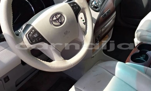 Acheter Occasion Voiture Toyota Sienna Beige à Lagos, État de Lagos Acheter Occasion Voiture Toyota Sienna Beige à Lagos, État de Lagos