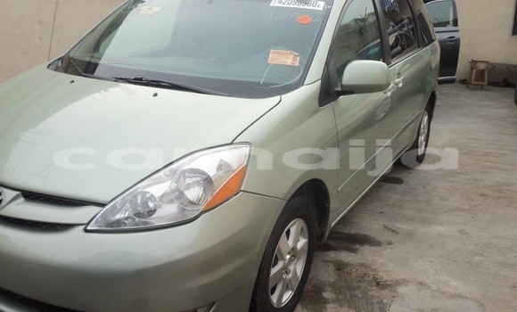 Buy Used Toyota Sienna Silver Car in Lagos in Lagos State Buy Used Toyota Sienna Silver Car in Lagos in Lagos State
