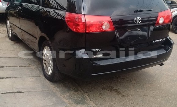 Acheter Occasion Voiture Toyota Sienna Noir à Lagos, État de Lagos Acheter Occasion Voiture Toyota Sienna Noir à Lagos, État de Lagos