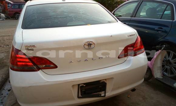 Buy Used Toyota Avalon White Car in Lagos in Lagos State Buy Used Toyota Avalon White Car in Lagos in Lagos State