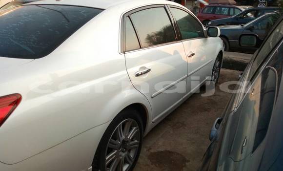 Buy Used Toyota Avalon White Car in Lagos in Lagos State Buy Used Toyota Avalon White Car in Lagos in Lagos State