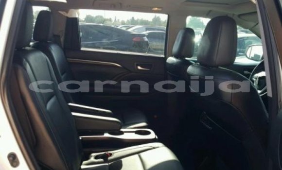 Acheter Import Voiture Toyota Highlander Blanc à Potiskum, État de Yobe Acheter Import Voiture Toyota Highlander Blanc à Potiskum, État de Yobe