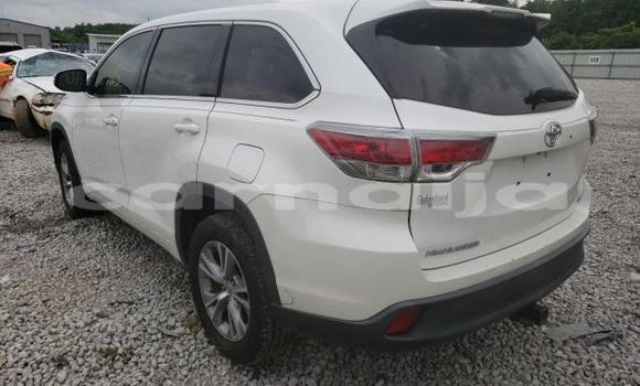 Buy Used Toyota Highlander White Car in Kaiama in Bayelsa State