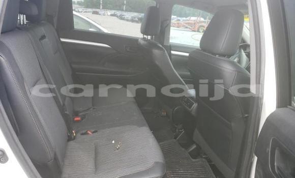 Buy Used Toyota Highlander White Car in Kaiama in Bayelsa State Buy Used Toyota Highlander White Car in Kaiama in Bayelsa State