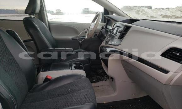 Acheter Occasion Voiture Toyota Sienna Blanc à Katsina, Katsina Acheter Occasion Voiture Toyota Sienna Blanc à Katsina, Katsina