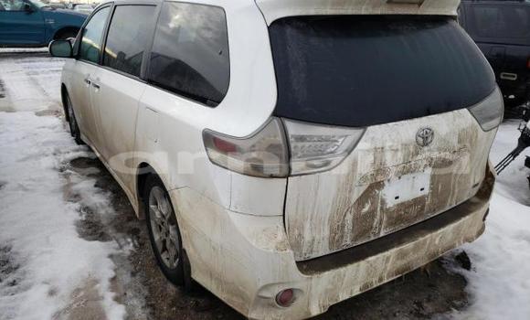 Acheter Occasion Voiture Toyota Sienna Blanc à Katsina, Katsina Acheter Occasion Voiture Toyota Sienna Blanc à Katsina, Katsina